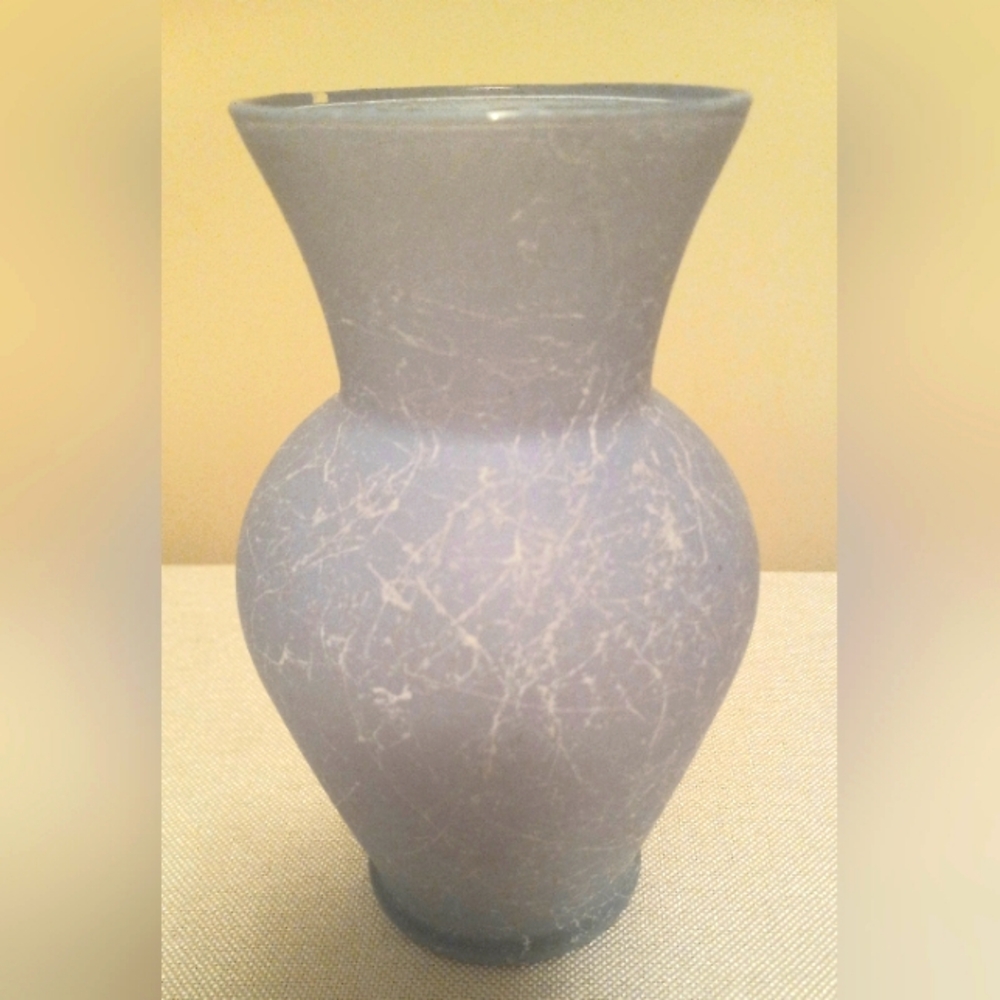 Vtg Indiana Glass Seascapes Blue 7 inch Splatter Vase.